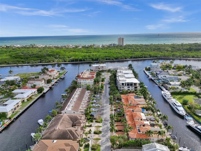 2736 NE 14th St # 1, Fort Lauderdale FL 33304