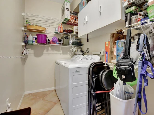 118 SW 206th Ave, Pembroke Pines FL 33029