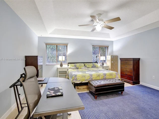 118 SW 206th Ave, Pembroke Pines FL 33029