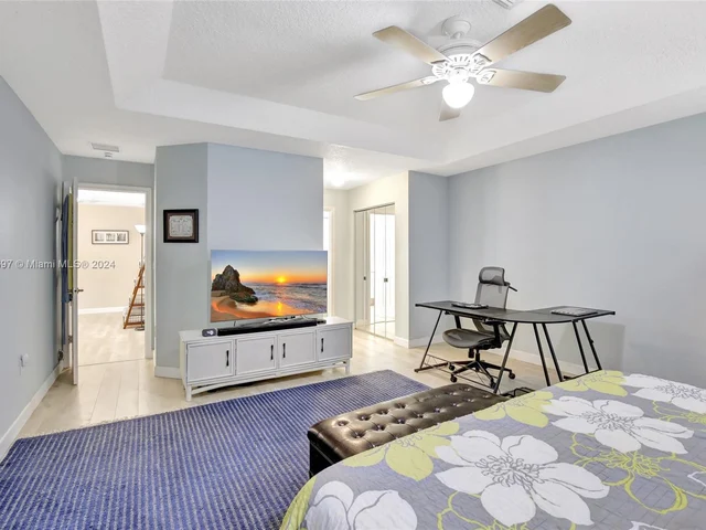 118 SW 206th Ave, Pembroke Pines FL 33029