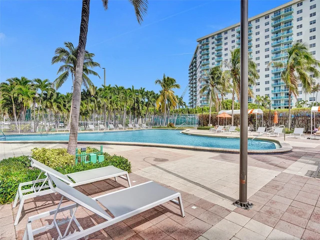 19380 Collins Ave # 214, Sunny Isles Beach FL 33160