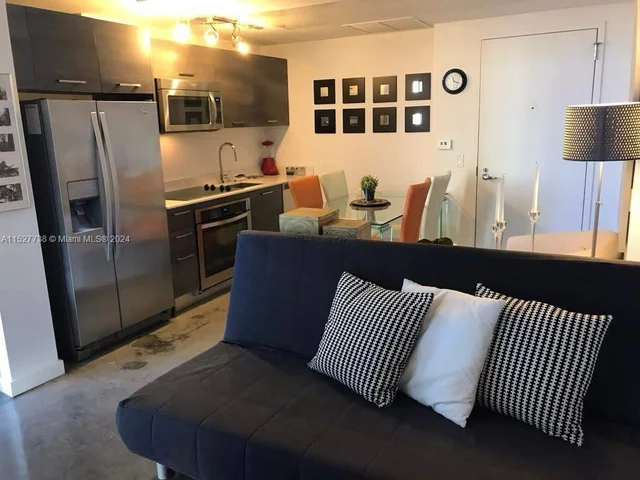 151 SE 1st St # 704, Miami FL 33131