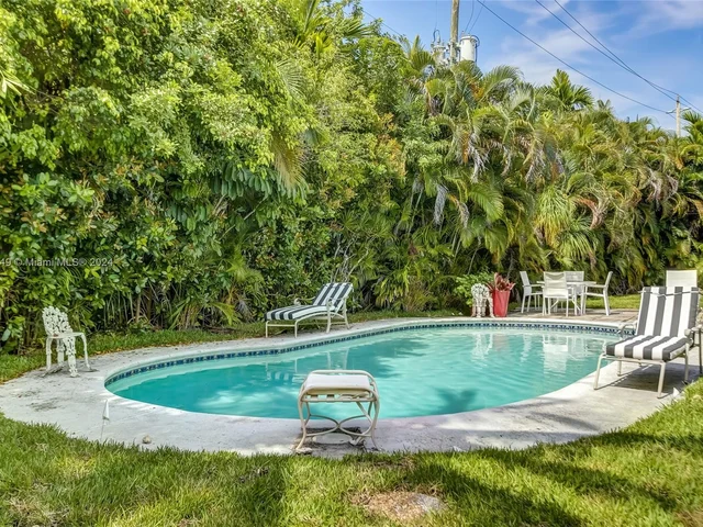 2317 NE 8th St, Fort Lauderdale FL 33304