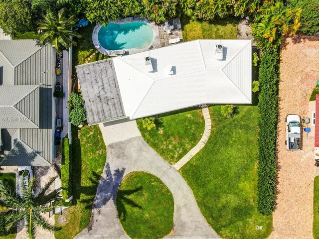 2317 NE 8th St, Fort Lauderdale FL 33304