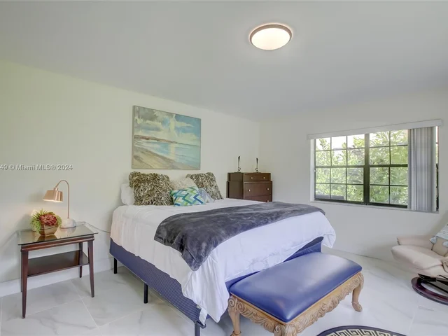 2317 NE 8th St, Fort Lauderdale FL 33304