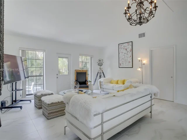 2317 NE 8th St, Fort Lauderdale FL 33304