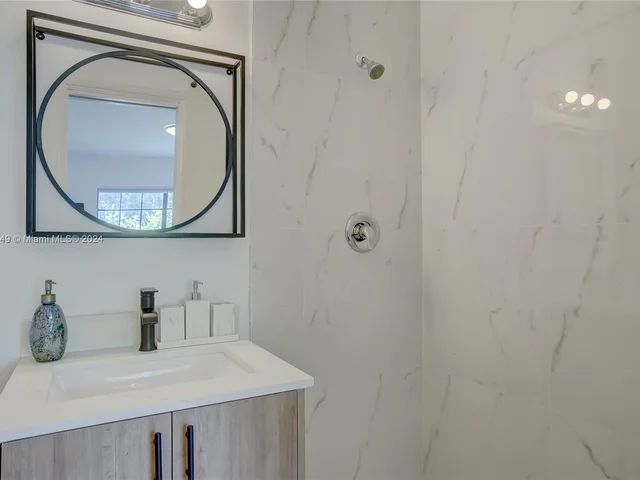 2317 NE 8th St, Fort Lauderdale FL 33304