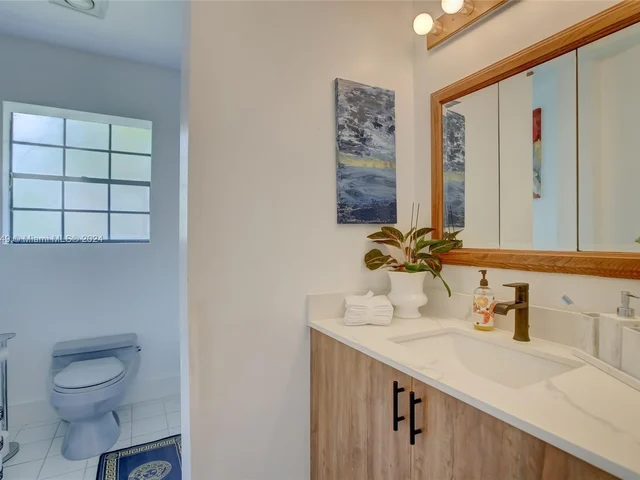 2317 NE 8th St, Fort Lauderdale FL 33304