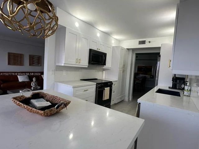 1201 S Ocean Dr # 404N, Hollywood FL 33019