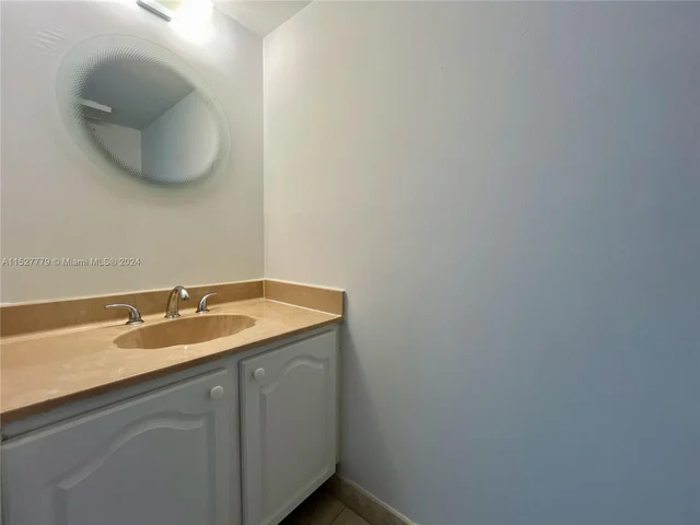 1717 N Bayshore Dr # 3242, Miami FL 33132