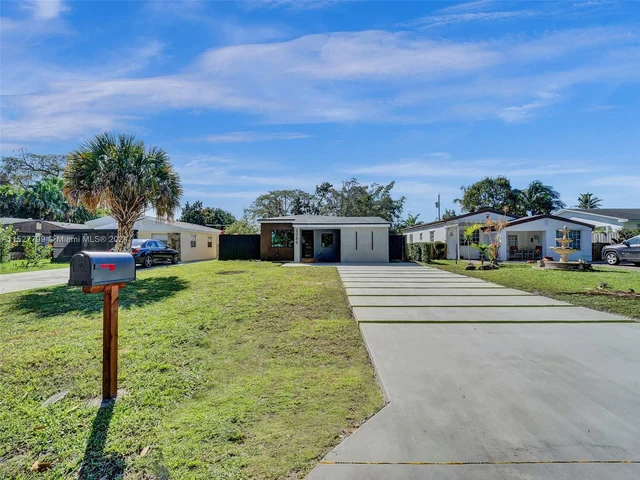 2066 NE 174th St, North Miami Beach FL 33162