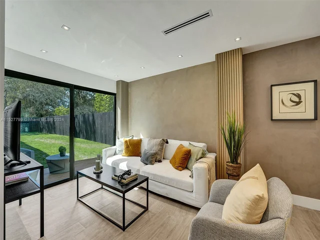 2066 NE 174th St, North Miami Beach FL 33162