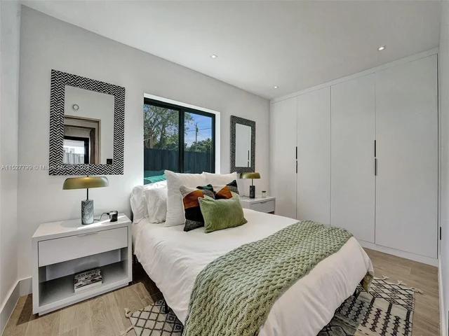 2066 NE 174th St, North Miami Beach FL 33162