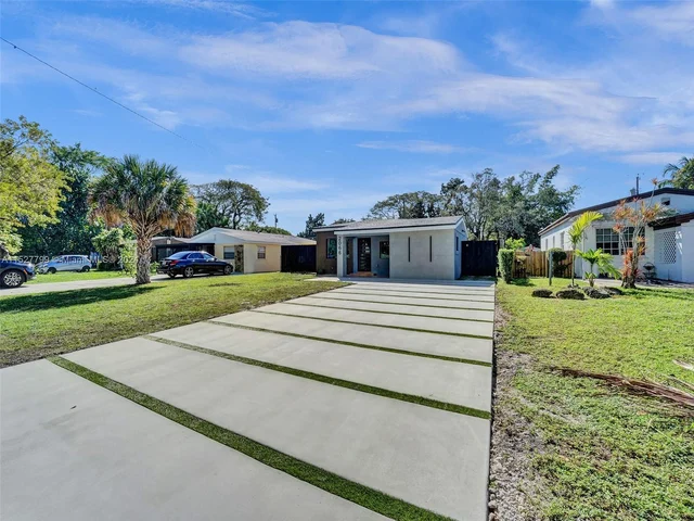 2066 NE 174th St, North Miami Beach FL 33162