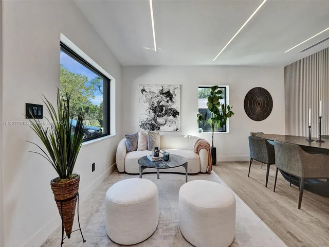 2066 NE 174th St, North Miami Beach FL 33162