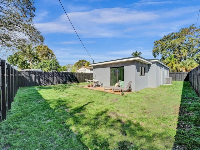 2066 NE 174th St, North Miami Beach FL 33162