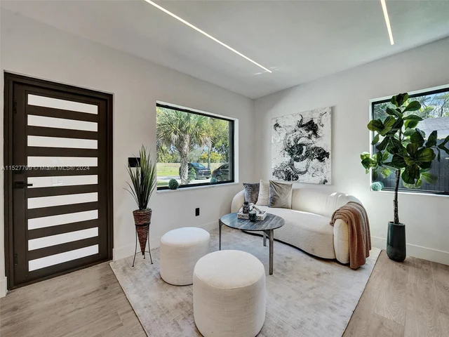 2066 NE 174th St, North Miami Beach FL 33162