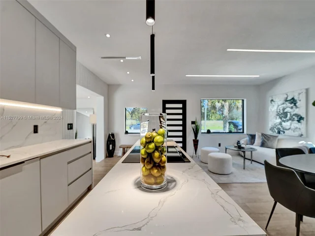 2066 NE 174th St, North Miami Beach FL 33162