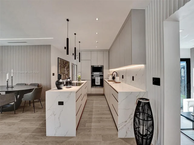 2066 NE 174th St, North Miami Beach FL 33162