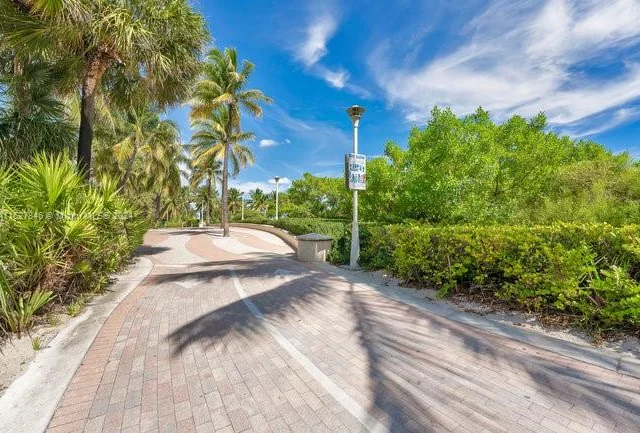 1621 Collins Ave # 405, Miami Beach FL 33139