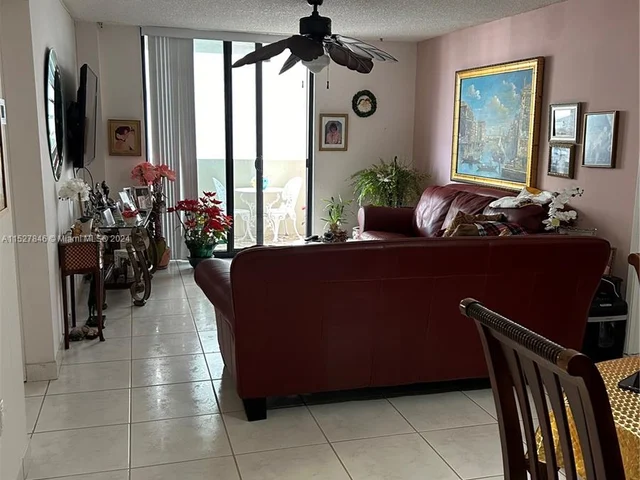 1621 Collins Ave # 405, Miami Beach FL 33139