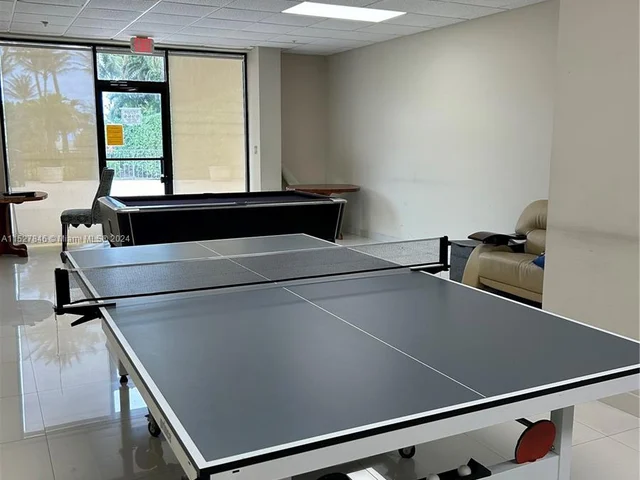 1621 Collins Ave # 405, Miami Beach FL 33139