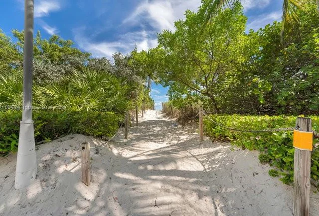 1621 Collins Ave # 405, Miami Beach FL 33139