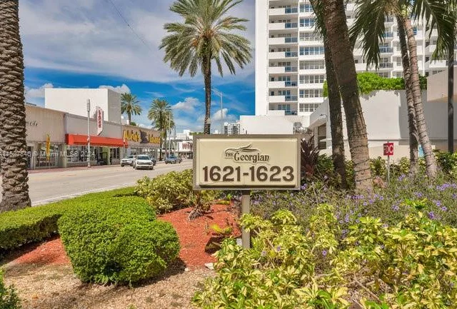 1621 Collins Ave # 405, Miami Beach FL 33139