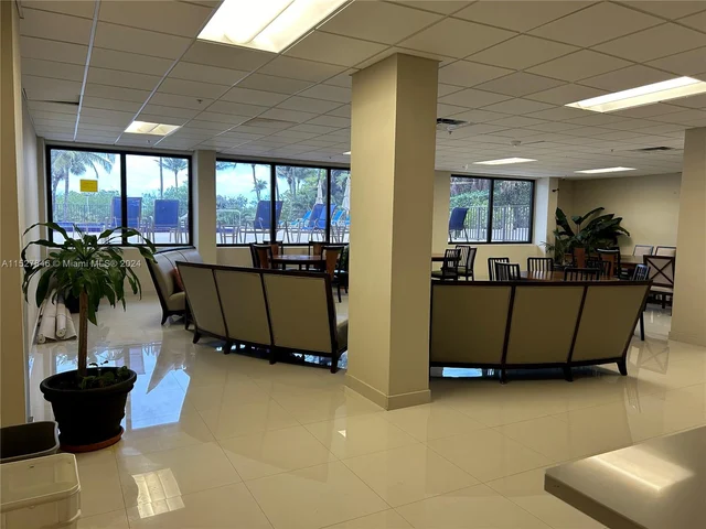 1621 Collins Ave # 405, Miami Beach FL 33139