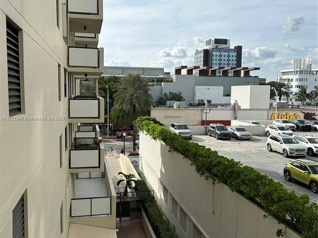 1621 Collins Ave # 405, Miami Beach FL 33139