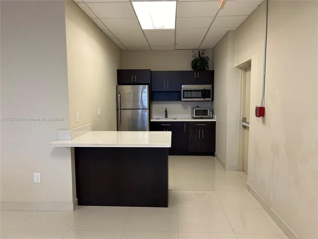 1621 Collins Ave # 405, Miami Beach FL 33139