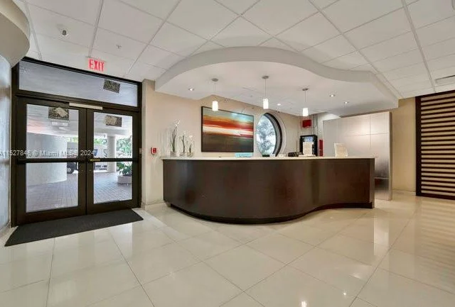 1621 Collins Ave # 405, Miami Beach FL 33139