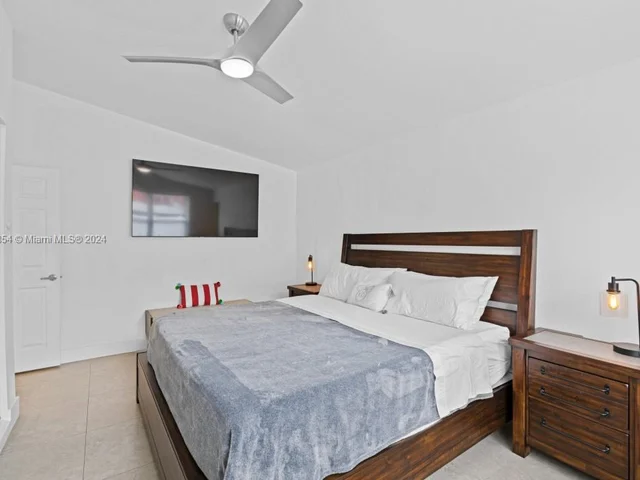 2678 Marathon Ln, Fort Lauderdale FL 33312