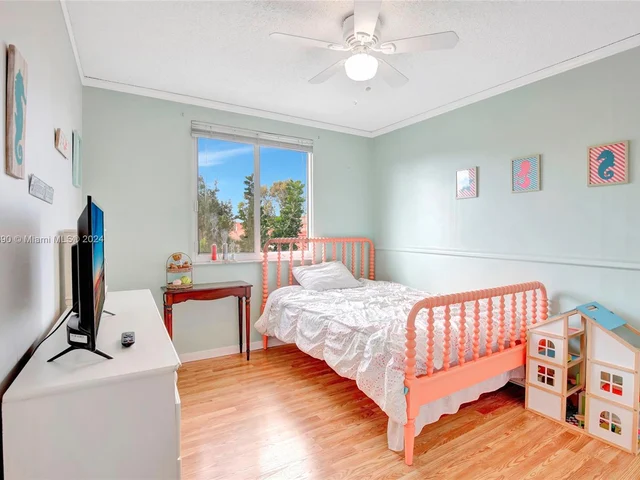 1269 NW 126th Ave, Sunrise FL 33323