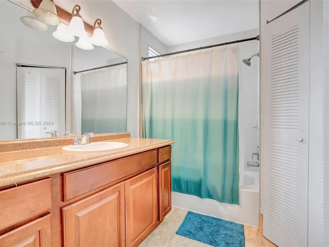 1269 NW 126th Ave, Sunrise FL 33323