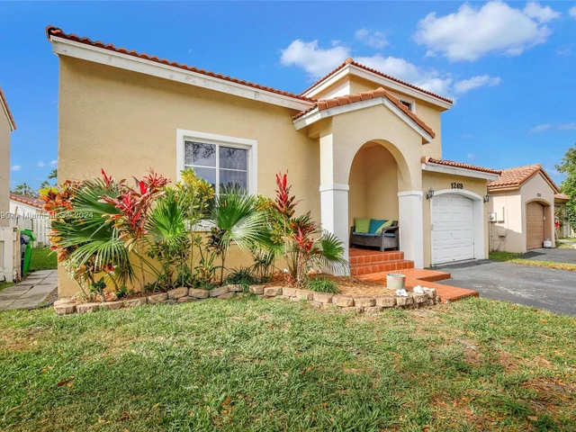 1269 NW 126th Ave, Sunrise FL 33323