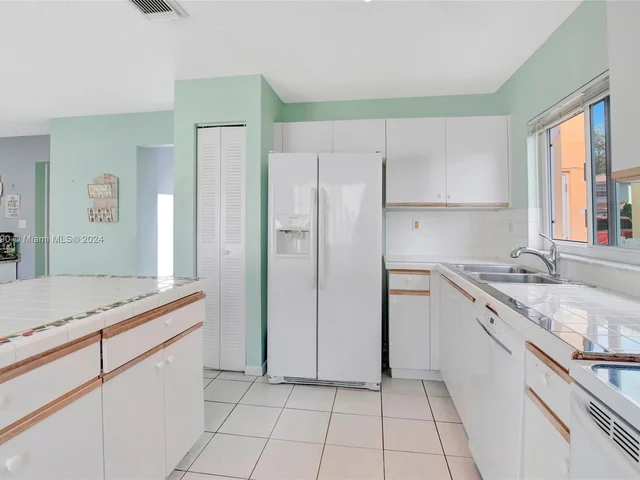 1269 NW 126th Ave, Sunrise FL 33323