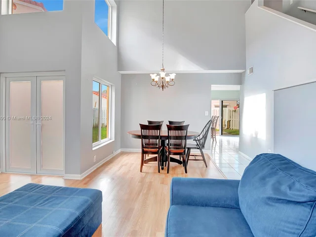 1269 NW 126th Ave, Sunrise FL 33323