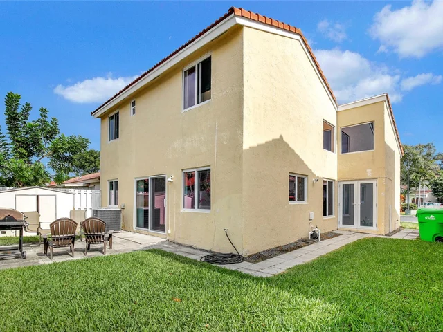 1269 NW 126th Ave, Sunrise FL 33323