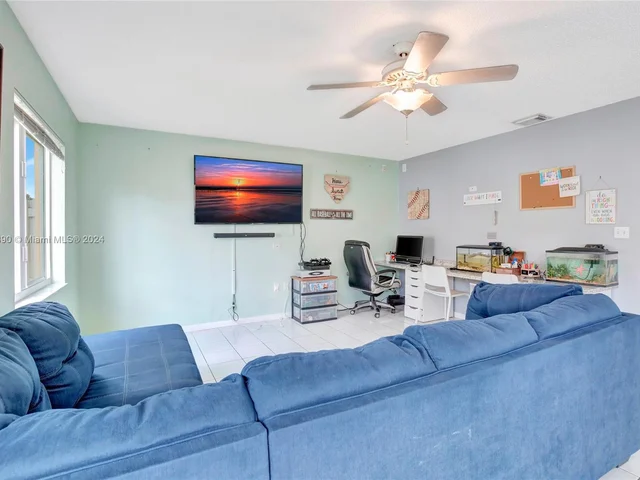 1269 NW 126th Ave, Sunrise FL 33323