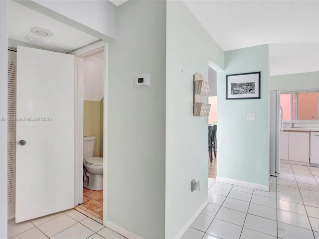 1269 NW 126th Ave, Sunrise FL 33323