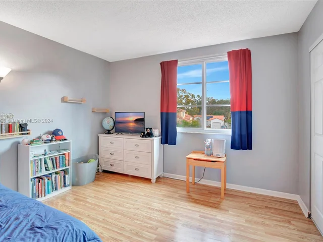 1269 NW 126th Ave, Sunrise FL 33323