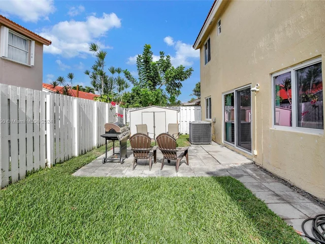 1269 NW 126th Ave, Sunrise FL 33323