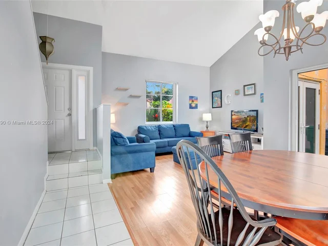 1269 NW 126th Ave, Sunrise FL 33323