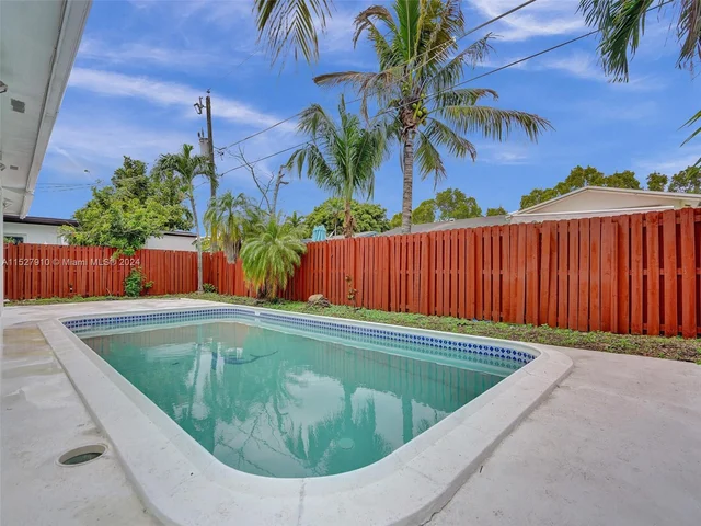 9511 NW 21st Mnr, Sunrise FL 33322