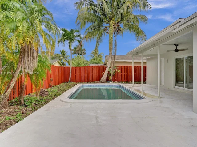 9511 NW 21st Mnr, Sunrise FL 33322