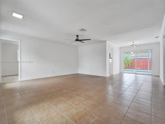 9511 NW 21st Mnr, Sunrise FL 33322