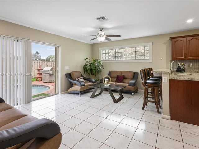 11080 Springfield Place, Cooper City FL 33026