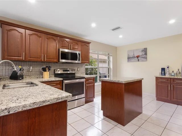 11080 Springfield Place, Cooper City FL 33026