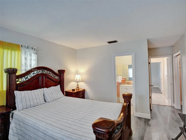 4340 NW 46th Ter, Lauderdale Lakes FL 33319